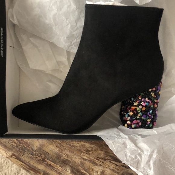 Betsey Johnson Riverr Bootie Rhinestone Heel NIB 7 - Picture 7 of 10